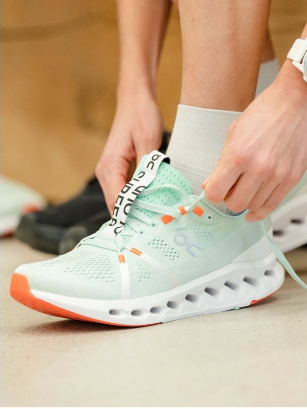 Men’s On Running Cloudsurfer in Creek/White Running Shoe